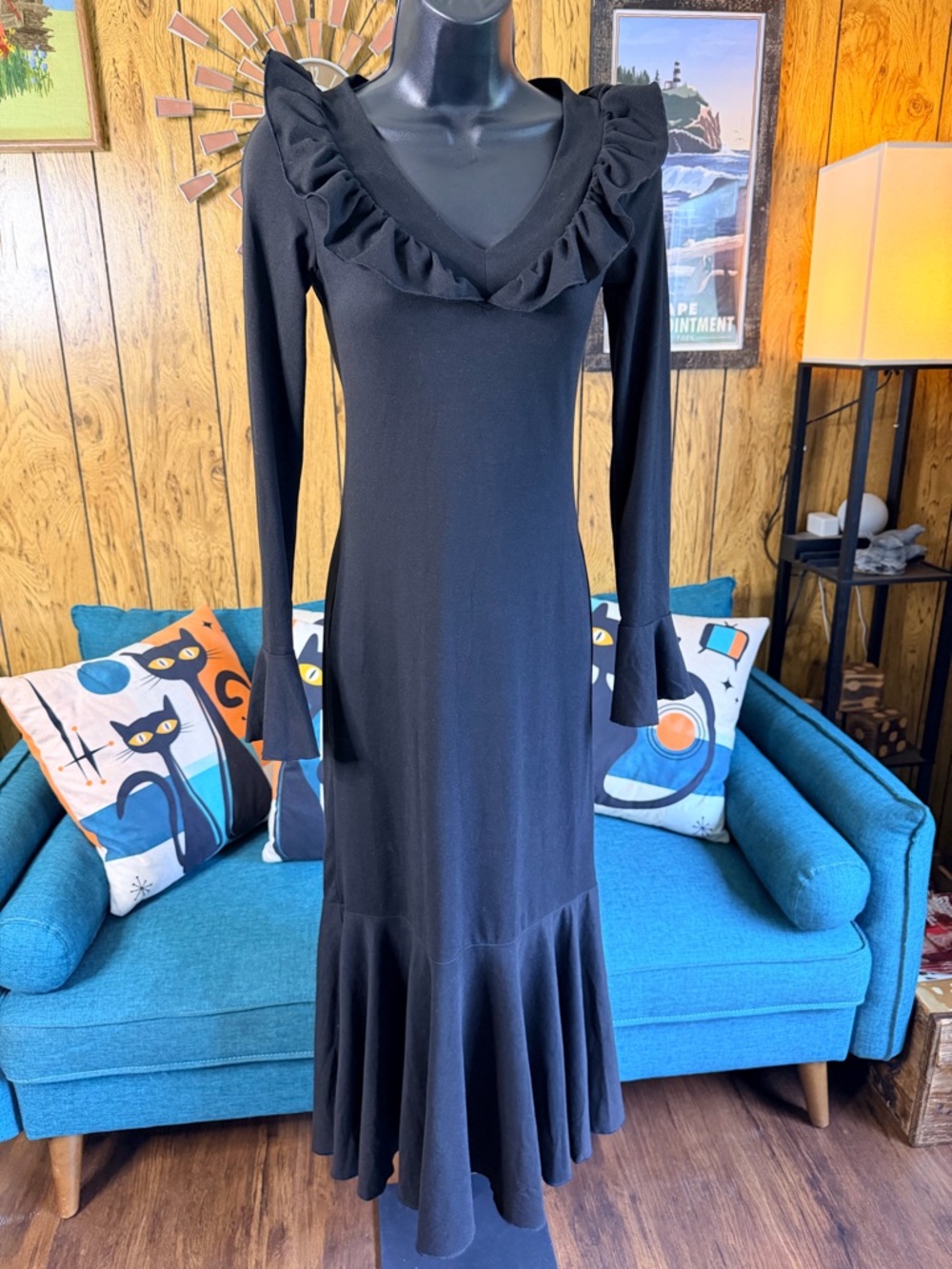Dazy Goth Queen Ruffle V-Neck Maxi Dress with Flared Mermaid Hem - Picture 14 of 15